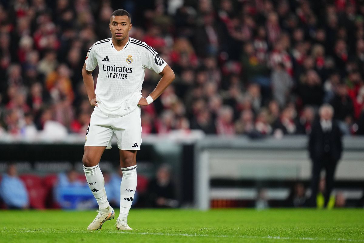 Mbappé foi hospitalizado