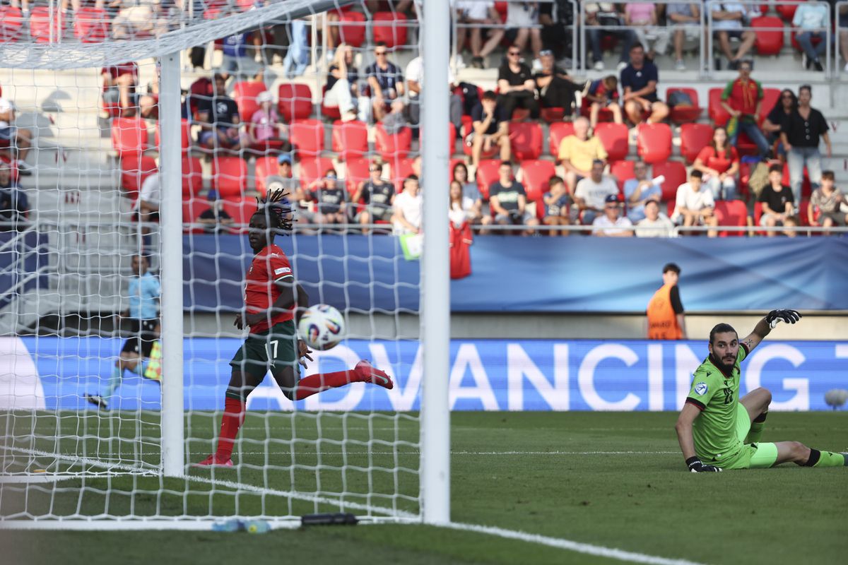 Geórgia-Portugal, 0-4 Para lá dos brindes, que rica prenda é este Geovany (crónica)