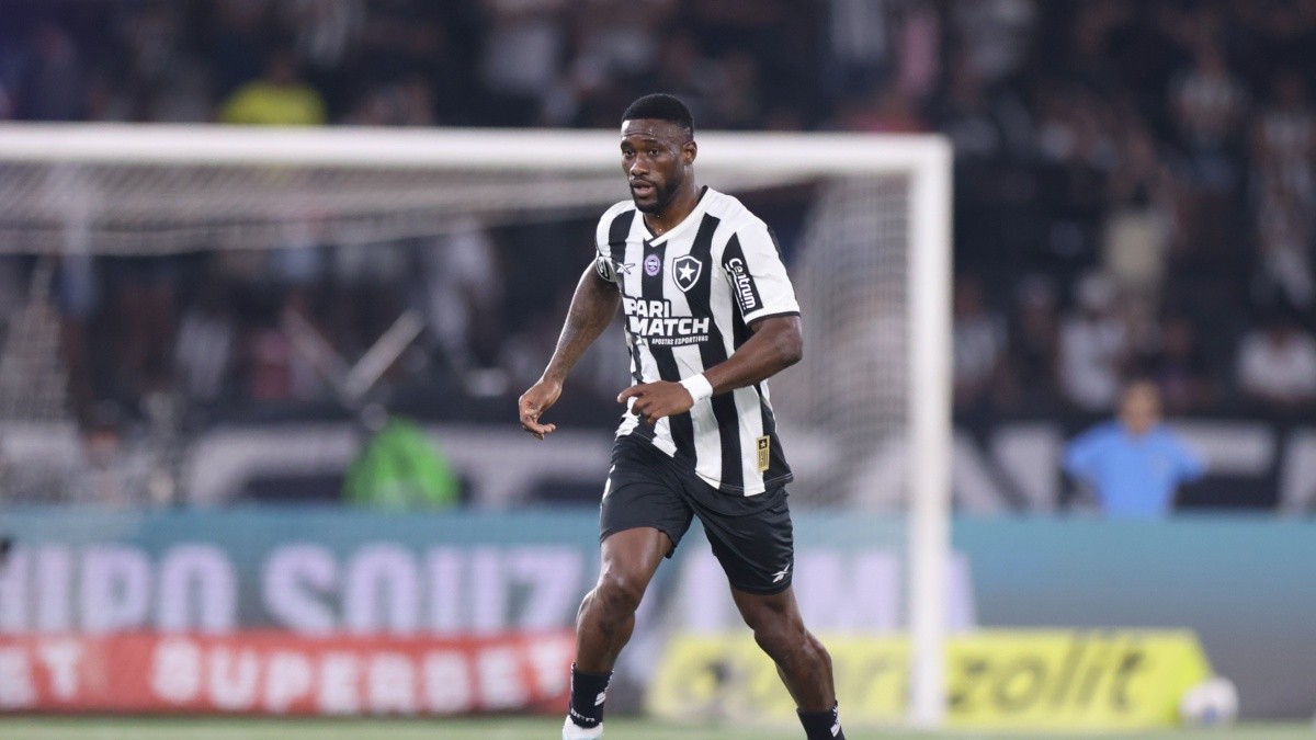 Botafogo informa que Bastos está fora do Mundial de Clubes e volta para o Brasil