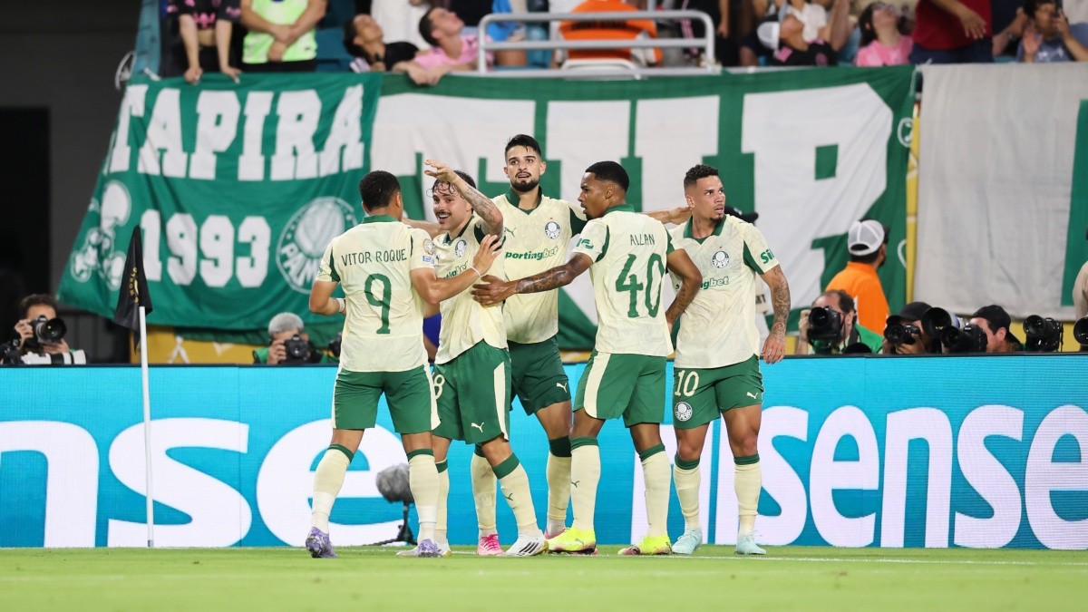 Palmeiras empata, se classifica em 1º lugar e vai enfrentar o Botafogo no Mundial