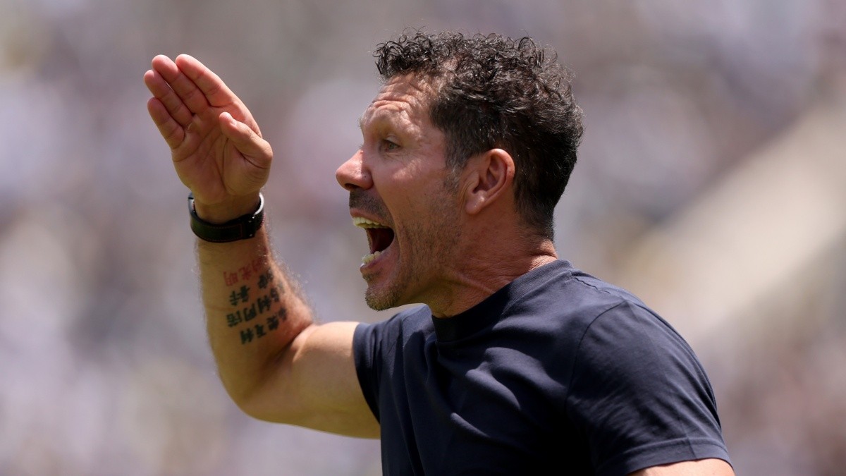 Simeone fica na bronca com arbitragem após eliminação e cita calendário do Mundial