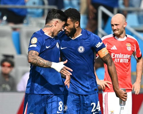 Chelsea avança em jogo com 2h de paralisação e pega Palmeiras no Mundial
