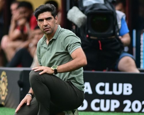 Abel exalta elenco do Palmeiras com discurso emotivo no Mundial de Clubes