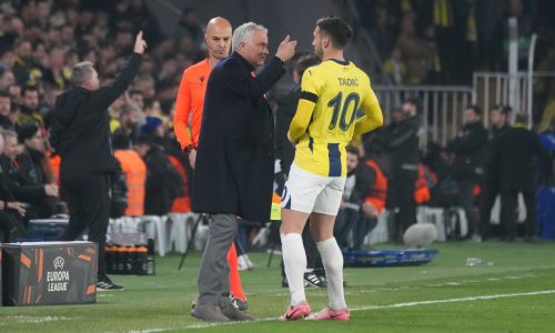 Mercado oficial: Mourinho perde duas peças importantes no Fenerbahçe