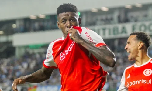 Internacional pode vender Vitão e Victor Gabriel ao mesmo tempo