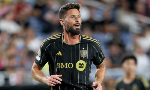 Giroud encaminha saída do Los Angeles e acerta ida para o Lille, diz jornalista