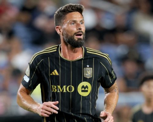 Giroud encaminha saída do Los Angeles e acerta ida para o Lille, diz jornalista