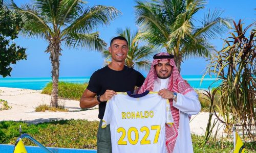 Al Nassr anuncia a renovação de contrato com Cristiano Ronaldo