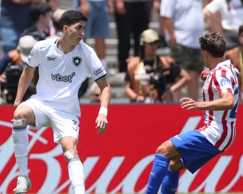 Renato Paiva não garante que Jair esteja em campo pelo Botafogo no Mundial de Clubes