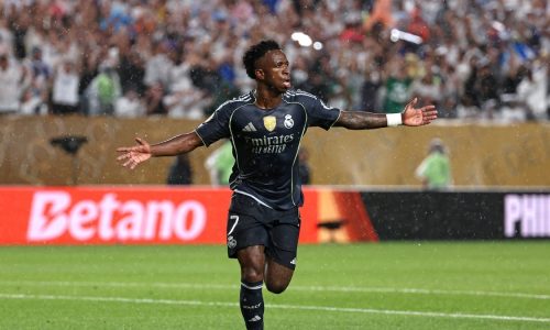 Real Madrid vence o Salzburg, avança em 1º do grupo, enquanto austríacos são eliminados