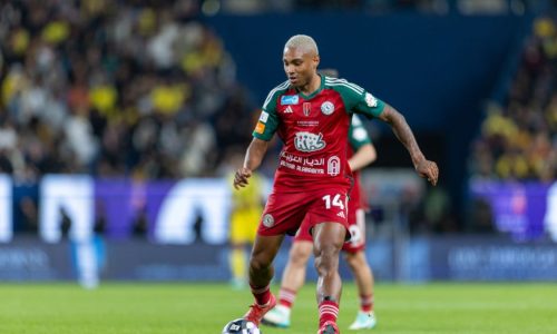 Vitinho se despede do Al-Ettifaq e fica livre no mercado para acertar com nova equipe