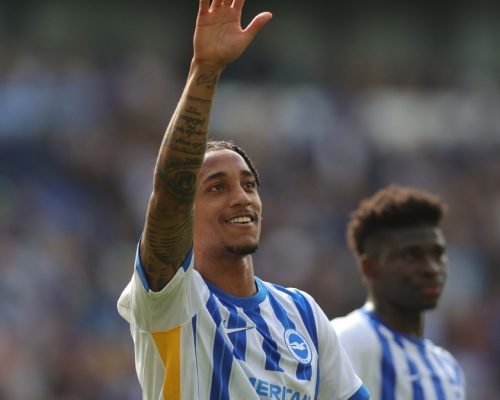 João Pedro está próximo de acertar com o Chelsea