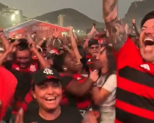 Torcedores comemoram gol do Flamengo na praia de Copacabana; veja o vídeo