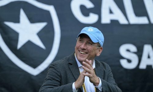 John Textor renuncia cargos de liderança no Lyon para dar mais foco ao Botafogo
