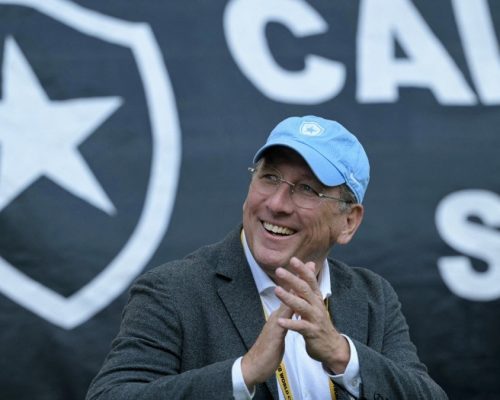 John Textor renuncia cargos de liderança no Lyon para dar mais foco ao Botafogo